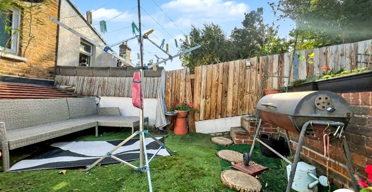 2 bedroom house for sale in Chatham | Robinson Michael & Jackson