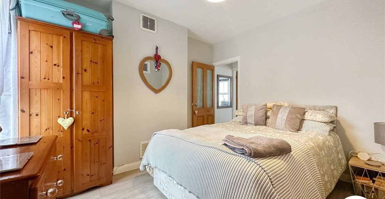 2 bedroom house for sale in Chatham | Robinson Michael & Jackson