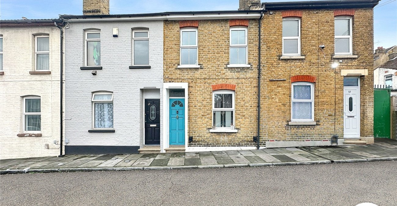 2 bedroom house for sale in Chatham | Robinson Michael & Jackson