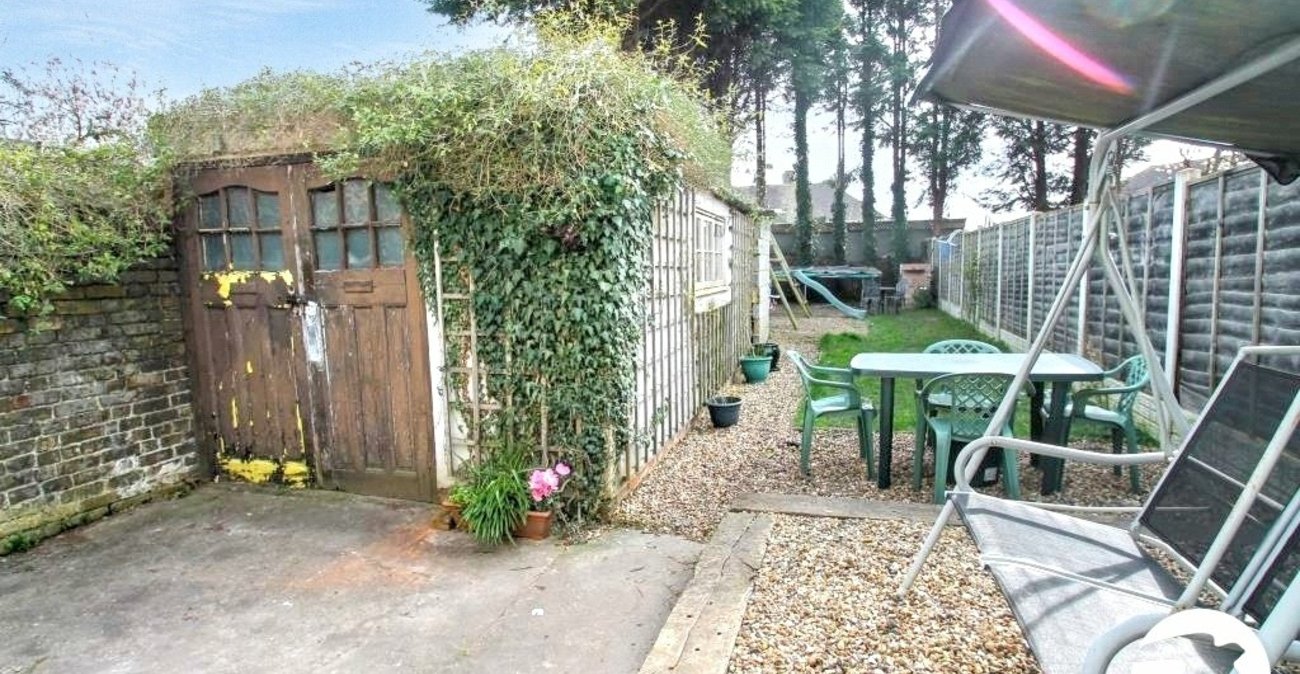 2 bedroom property for sale in Sittingbourne | Robinson Michael & Jackson