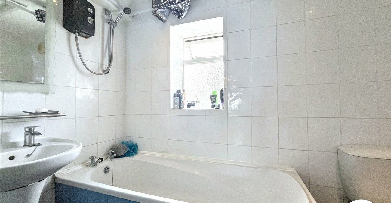 2 bedroom property for sale in Sittingbourne | Robinson Michael & Jackson