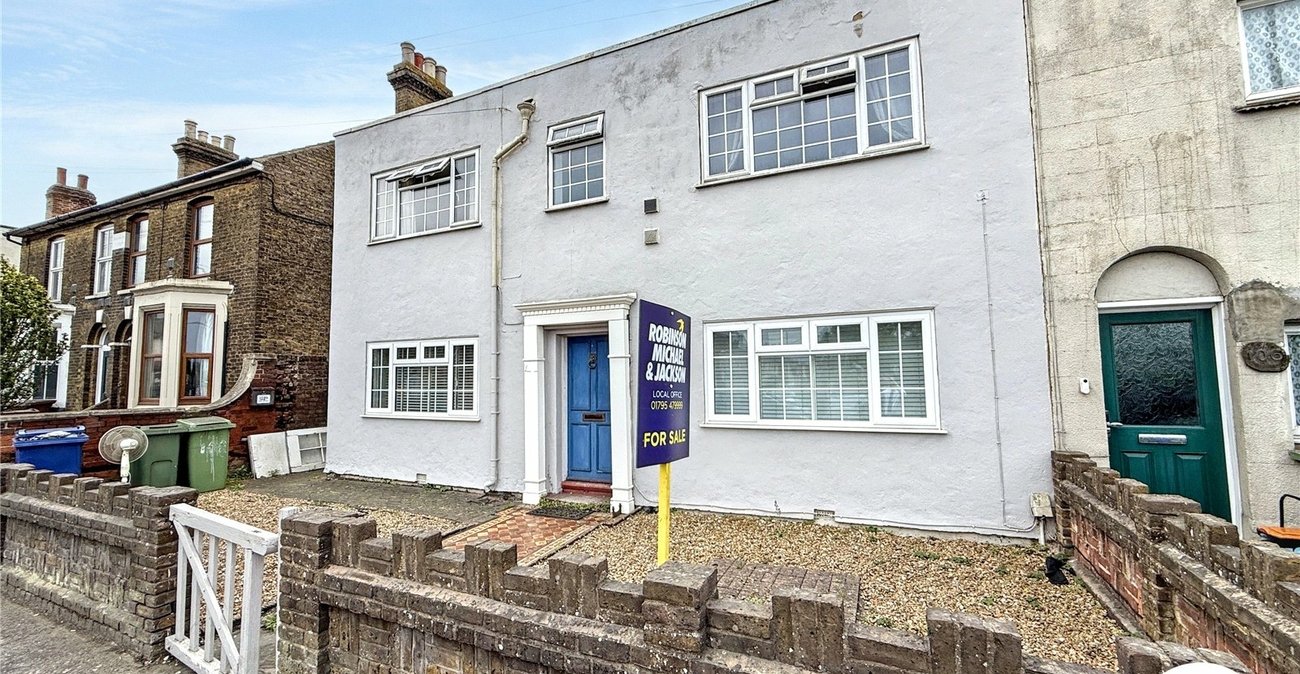 2 bedroom property for sale in Sittingbourne | Robinson Michael & Jackson