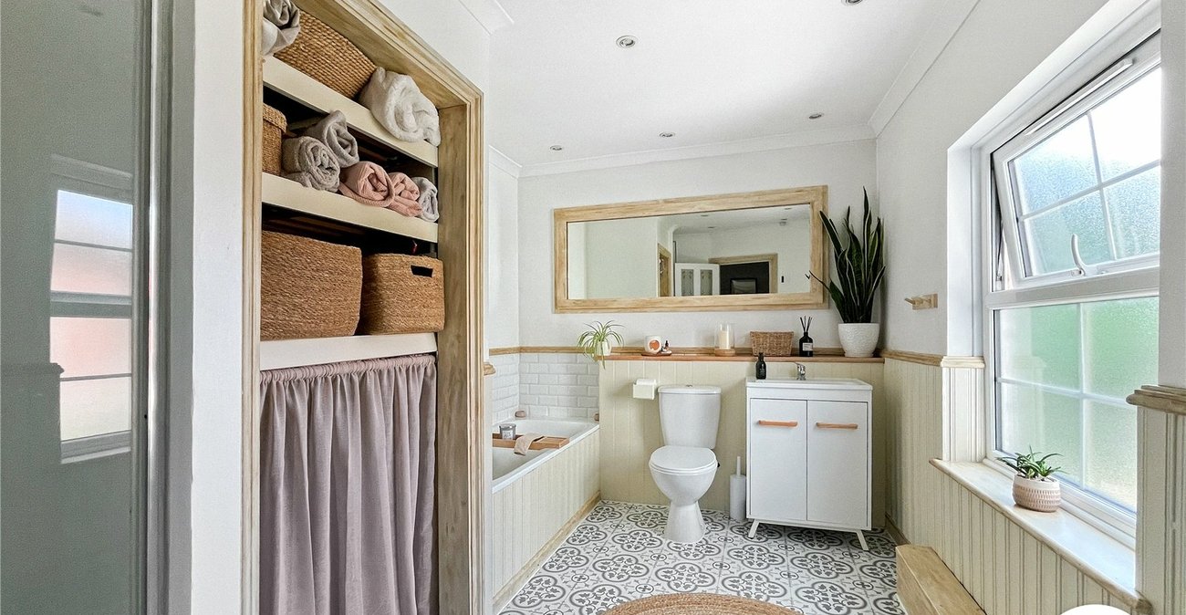 3 bedroom house for sale in Sittingbourne | Robinson Michael & Jackson