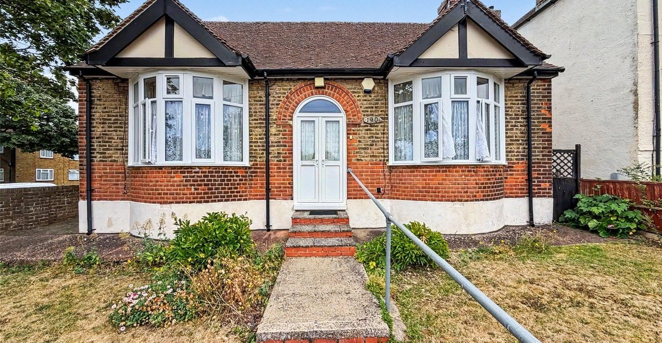 3 bedroom bungalow for sale in Gillingham | Robinson Michael & Jackson