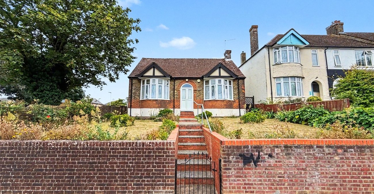 3 bedroom bungalow for sale in Gillingham | Robinson Michael & Jackson