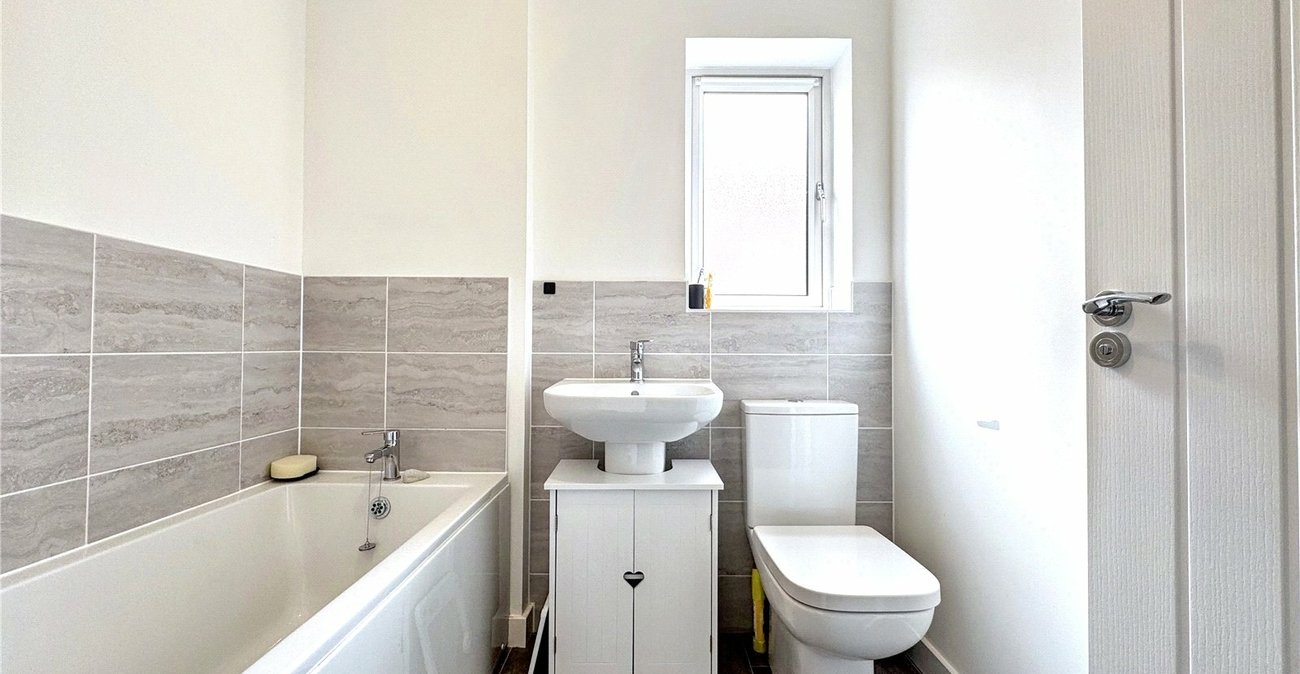 3 bedroom house for sale in Rainham | Robinson Michael & Jackson