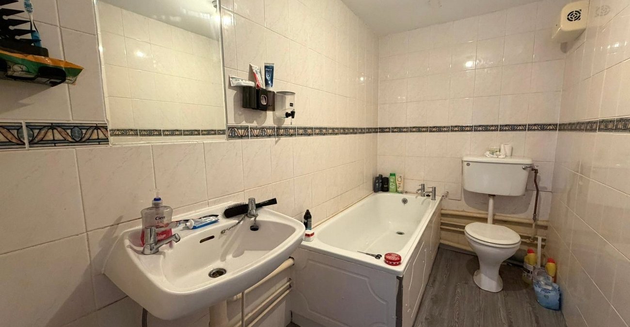 1 bedroom property for sale in Northfleet | Robinson Michael & Jackson