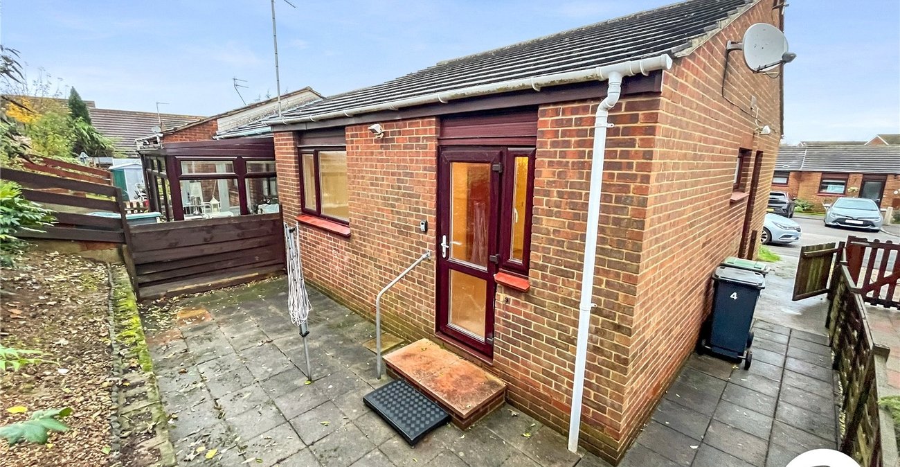 2 bedroom bungalow for sale in Maidstone | Robinson Michael & Jackson