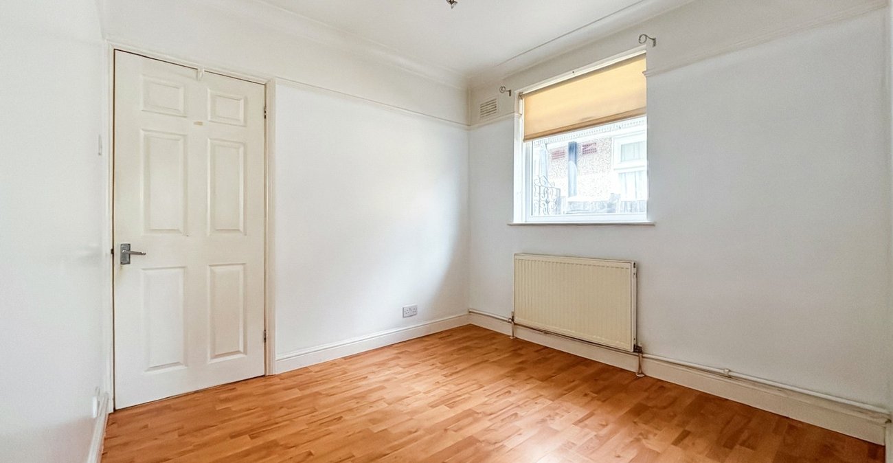 3 bedroom bungalow for sale in Bexley | Robinson Jackson