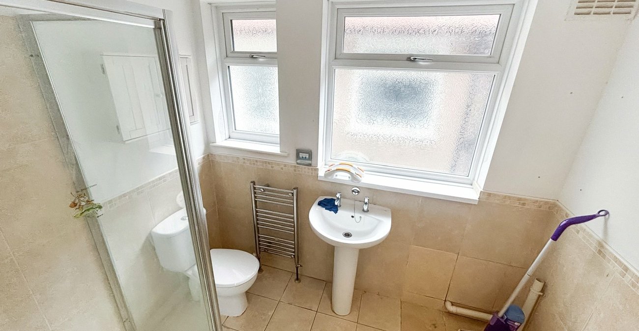 3 bedroom bungalow for sale in Bexley | Robinson Jackson