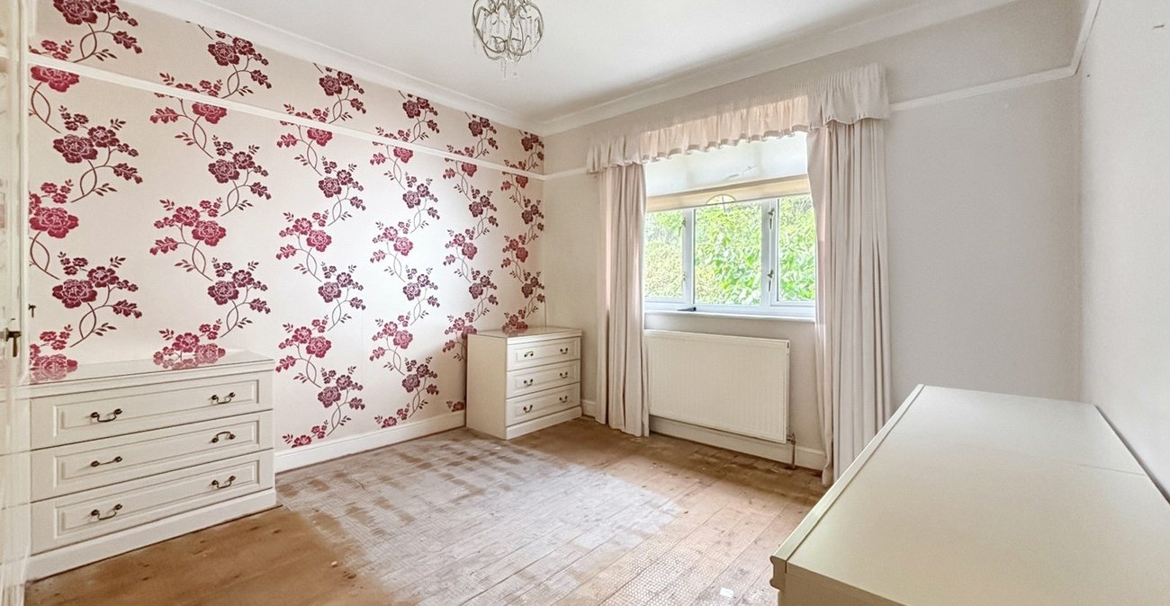 3 bedroom bungalow for sale in Bexley | Robinson Jackson