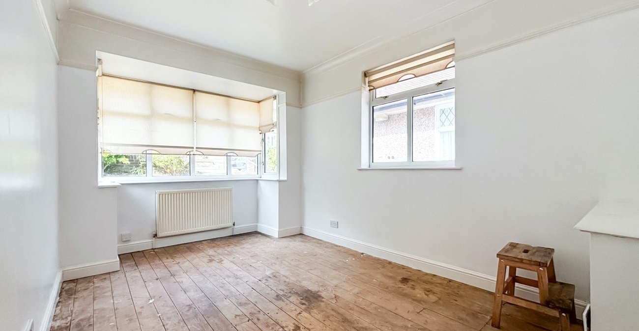 3 bedroom bungalow for sale in Bexley | Robinson Jackson