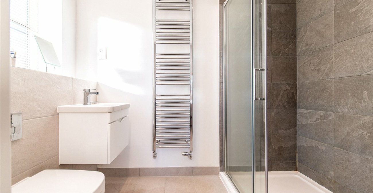 4 bedroom house for sale in Newington | Robinson Michael & Jackson