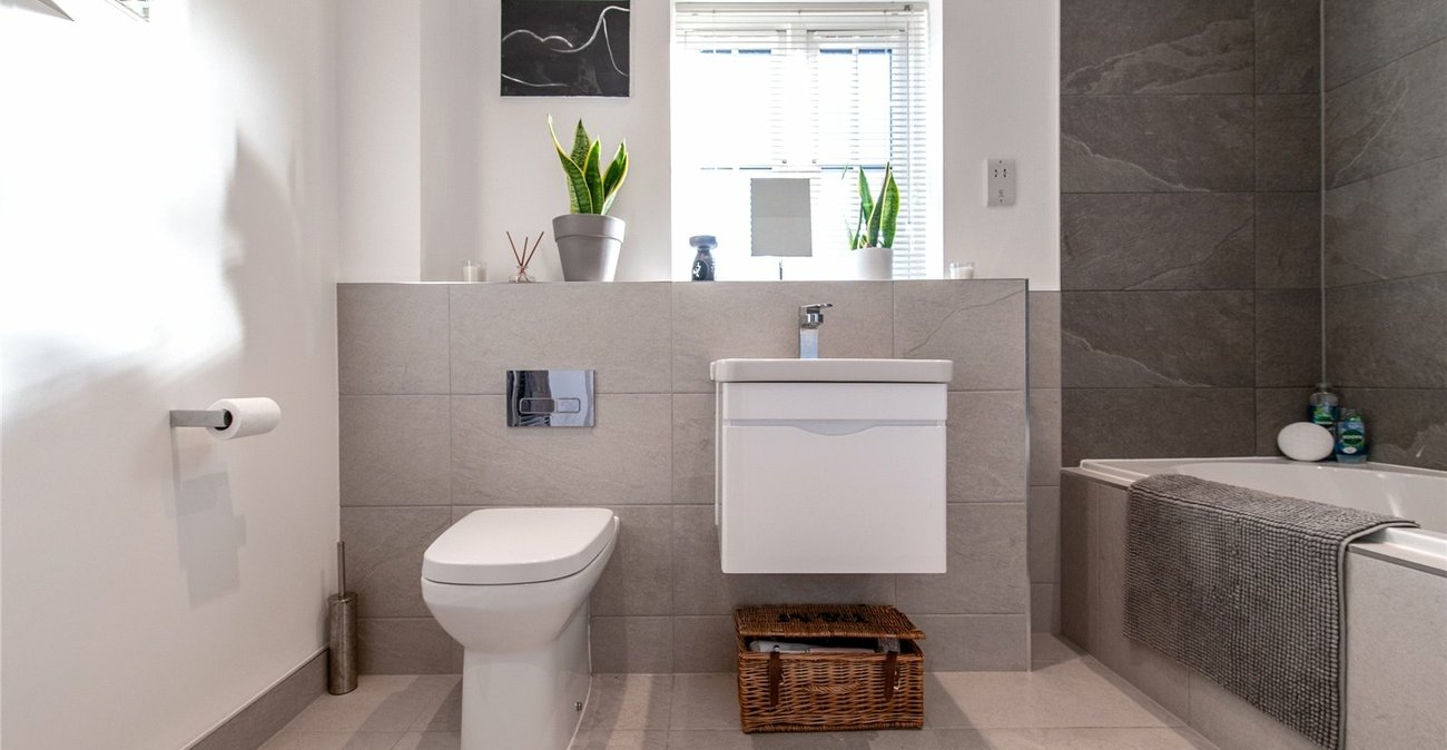 4 bedroom house for sale in Newington | Robinson Michael & Jackson