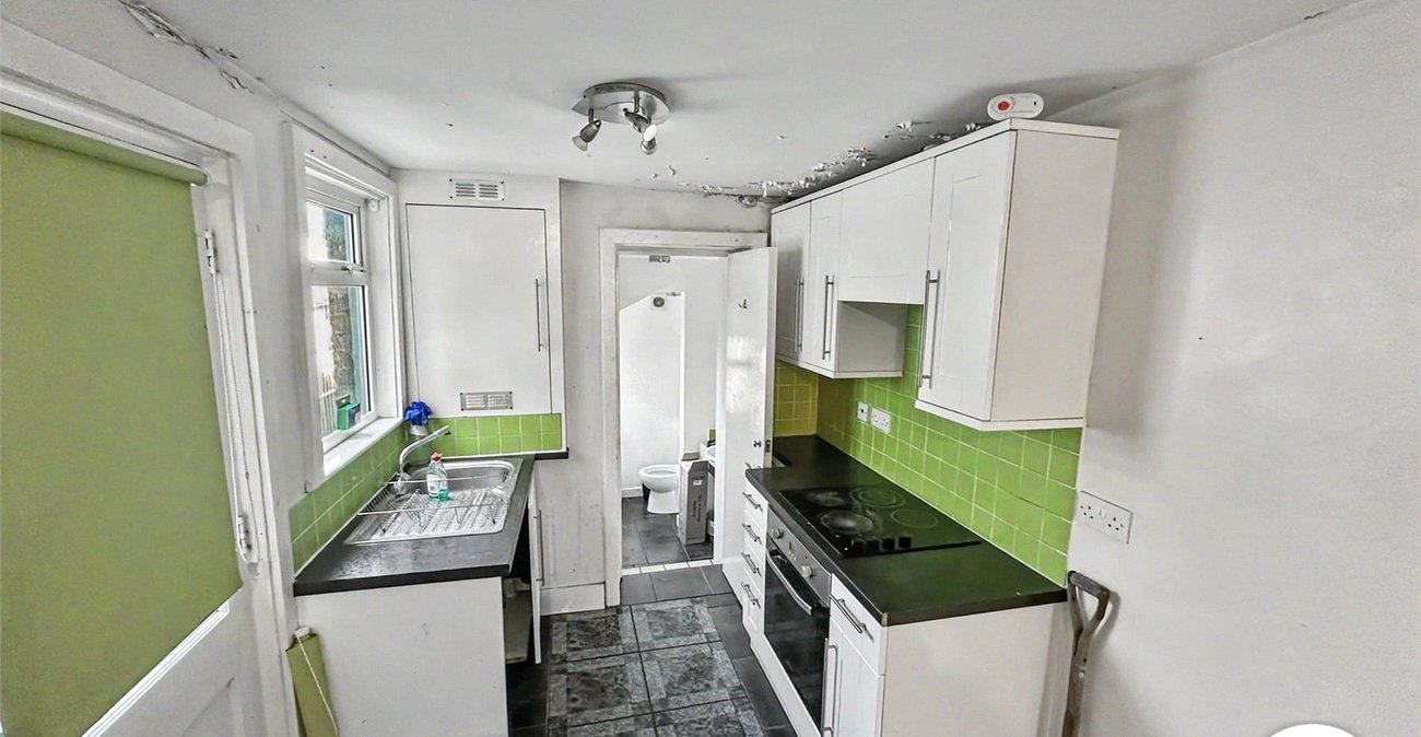 2 bedroom house for sale in Chatham | Robinson Michael & Jackson