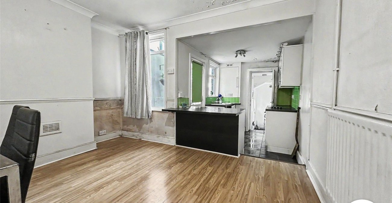 2 bedroom house for sale in Chatham | Robinson Michael & Jackson