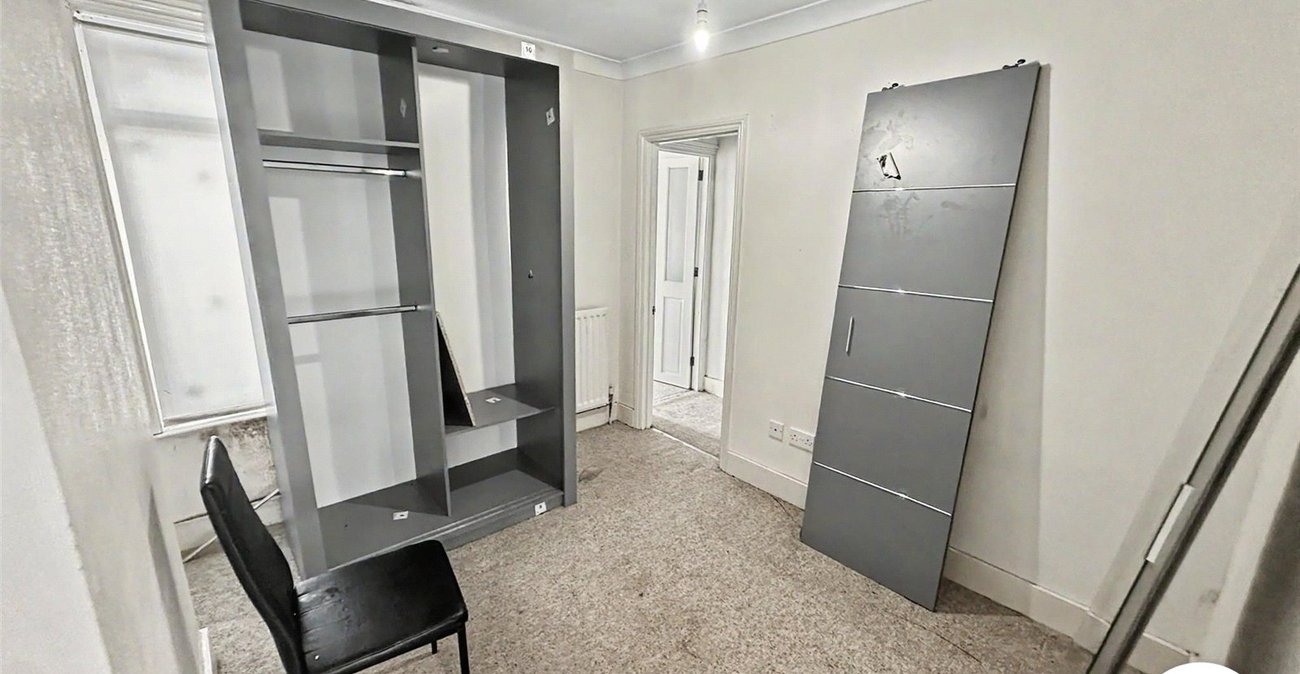 2 bedroom house for sale in Chatham | Robinson Michael & Jackson