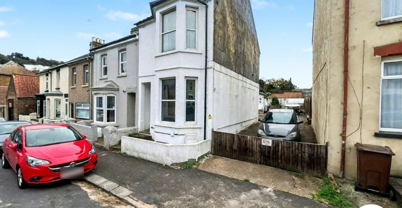 2 bedroom property for sale in Chatham | Robinson Michael & Jackson