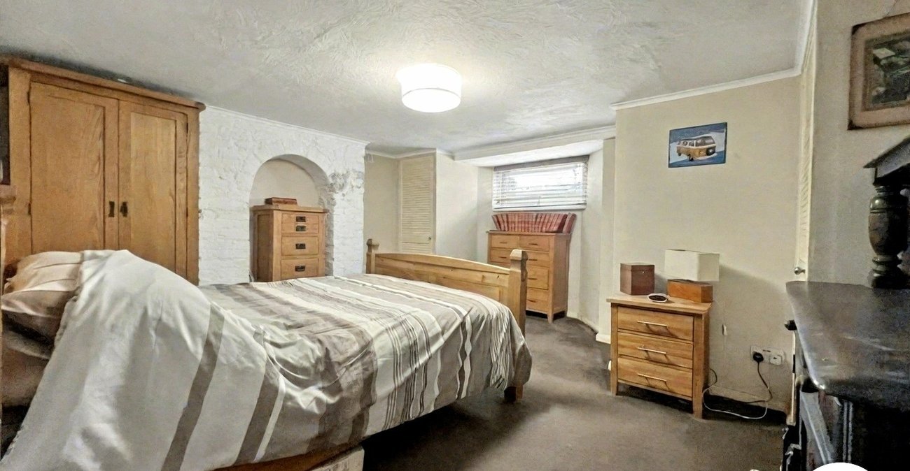 2 bedroom property for sale in Chatham | Robinson Michael & Jackson