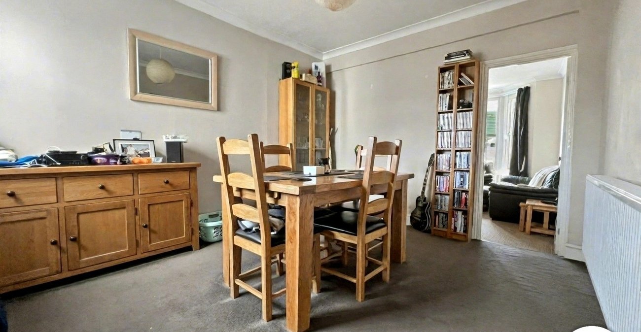 2 bedroom property for sale in Chatham | Robinson Michael & Jackson