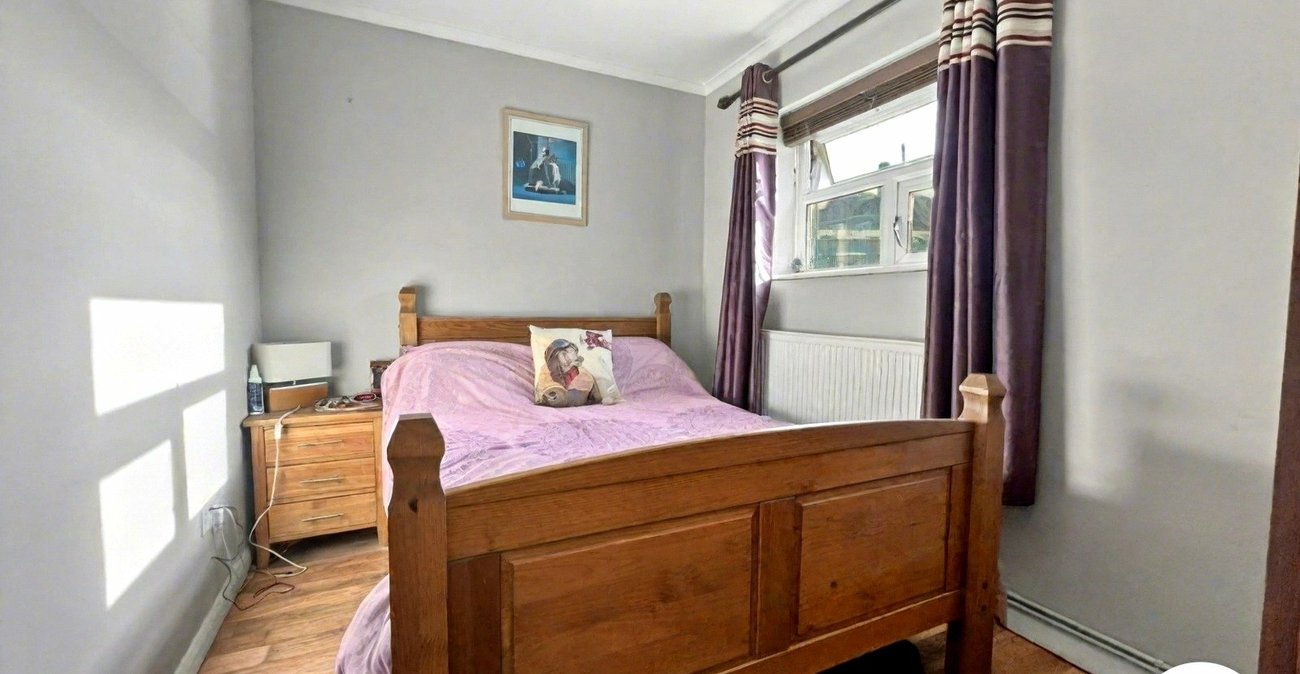 2 bedroom property for sale in Chatham | Robinson Michael & Jackson