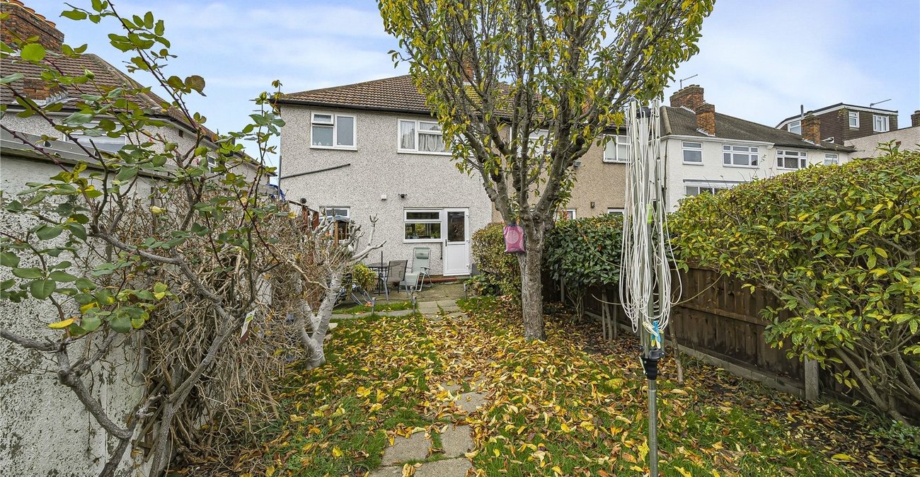 3 bedroom house for sale in Welling | Robinson Jackson