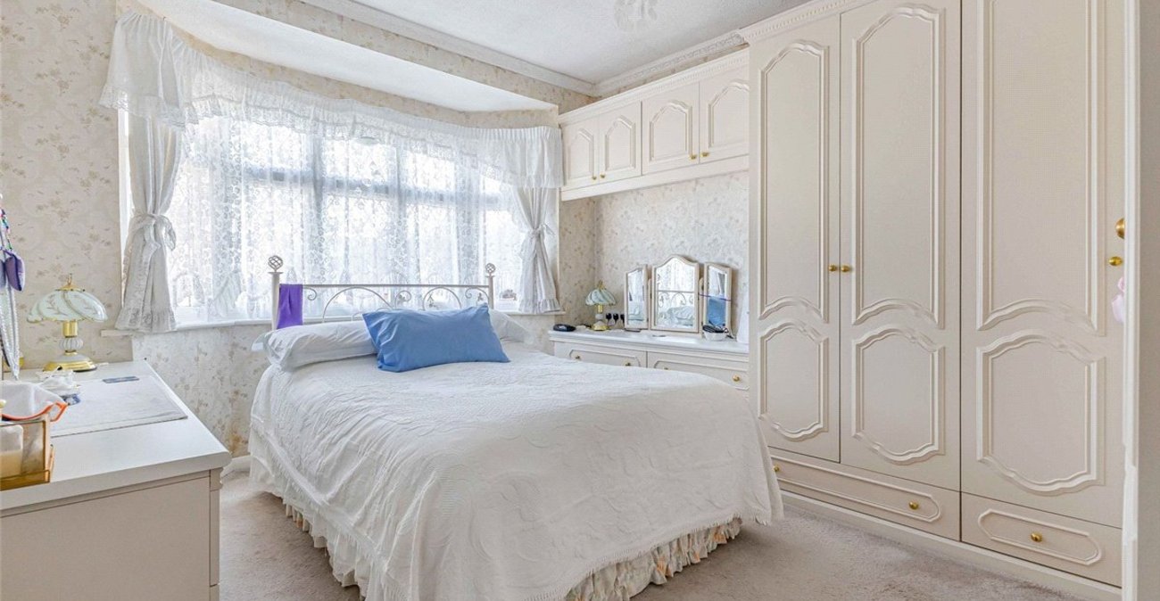 3 bedroom bungalow for sale in Orpington | Robinson Jackson