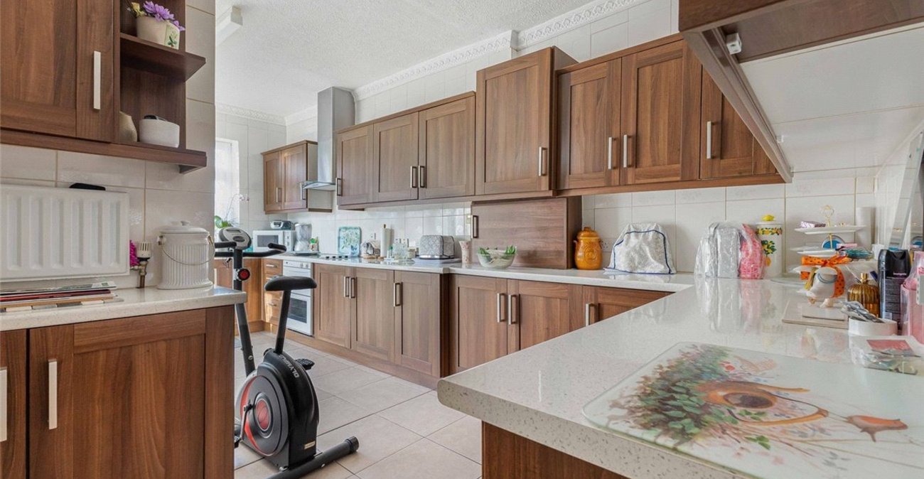 3 bedroom bungalow for sale in Orpington | Robinson Jackson