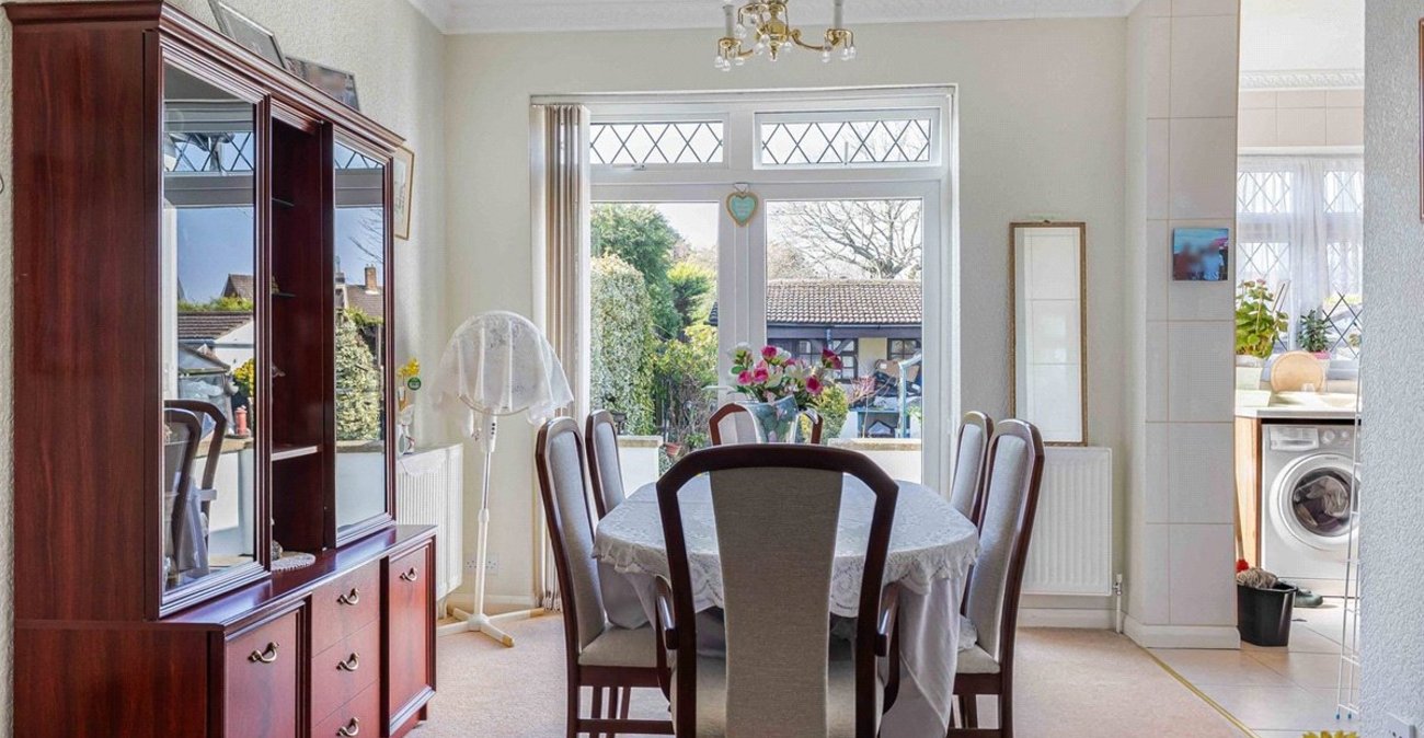 3 bedroom bungalow for sale in Orpington | Robinson Jackson