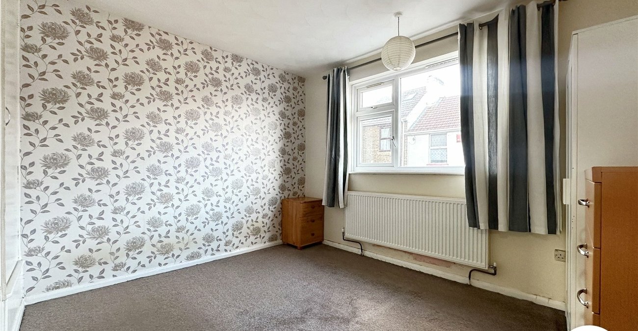 2 bedroom house for sale in Chatham | Robinson Michael & Jackson