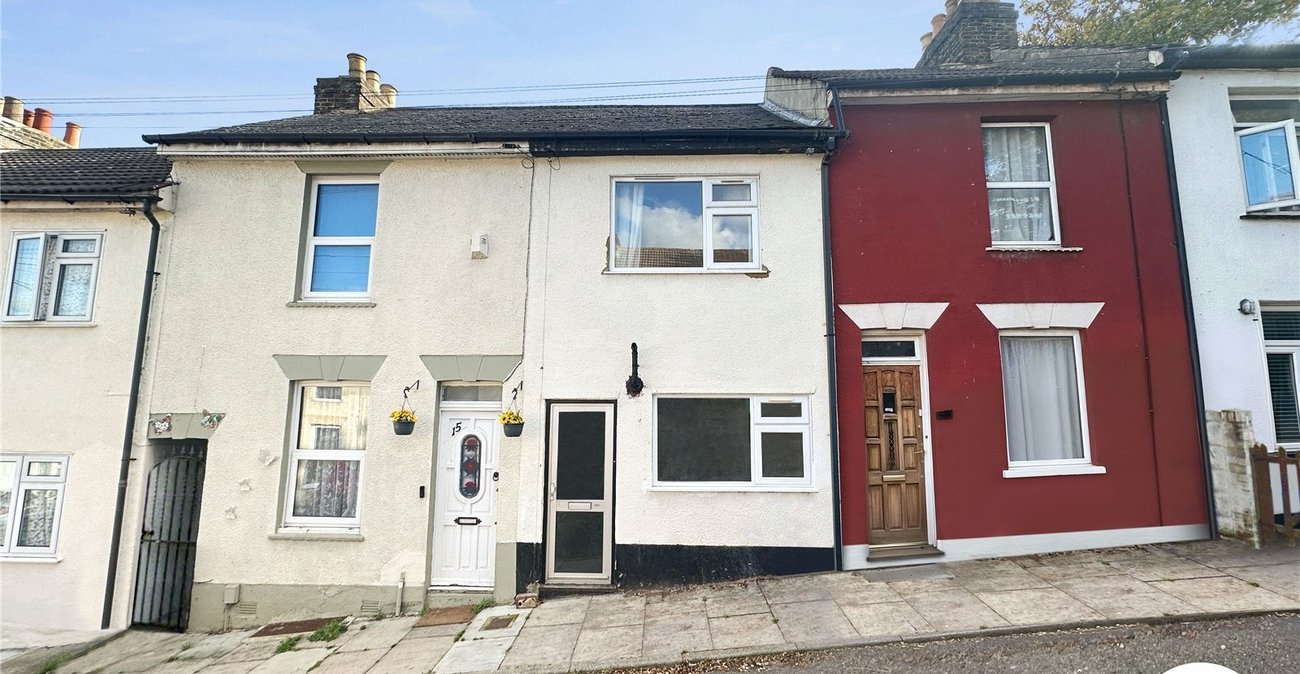 2 bedroom house for sale in Chatham | Robinson Michael & Jackson