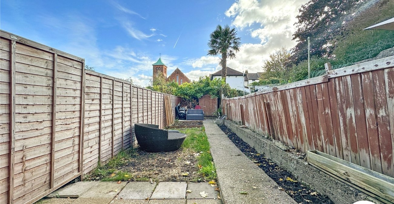 2 bedroom house for sale in Chatham | Robinson Michael & Jackson