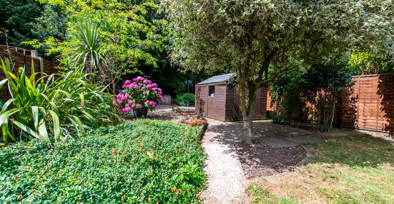 4 bedroom house for sale in Rainham | Robinson Michael & Jackson