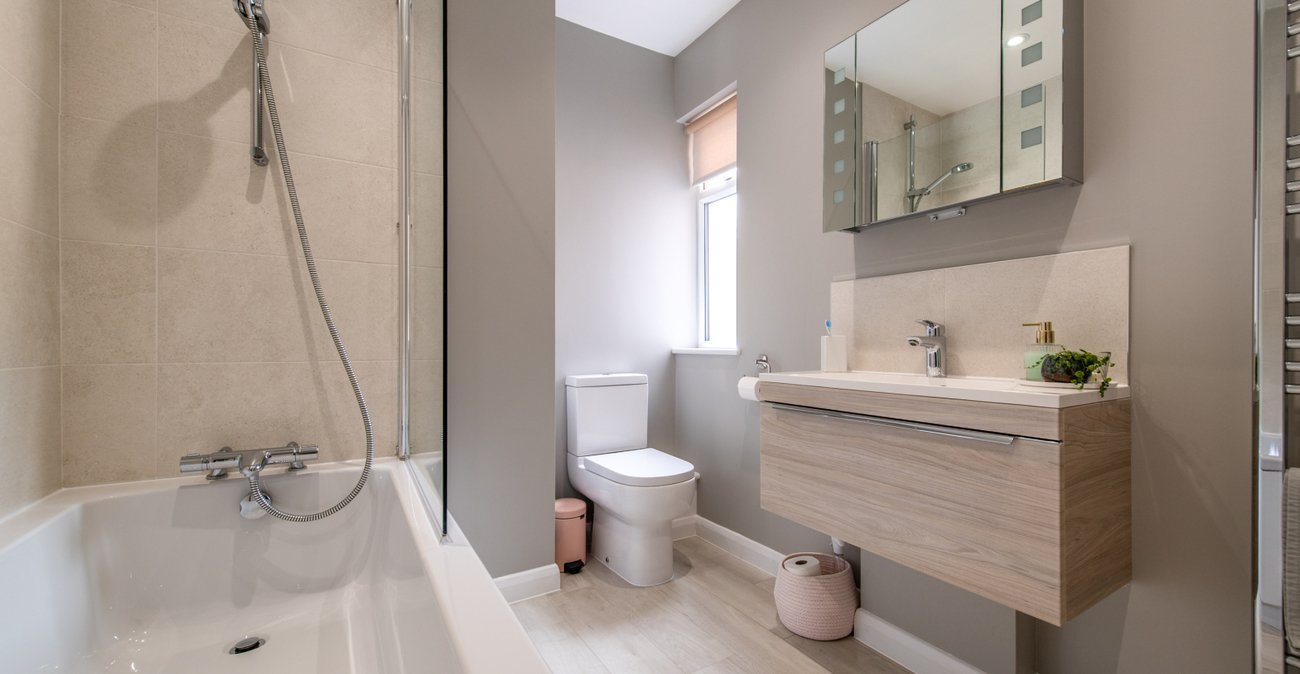 4 bedroom house for sale in Rainham | Robinson Michael & Jackson