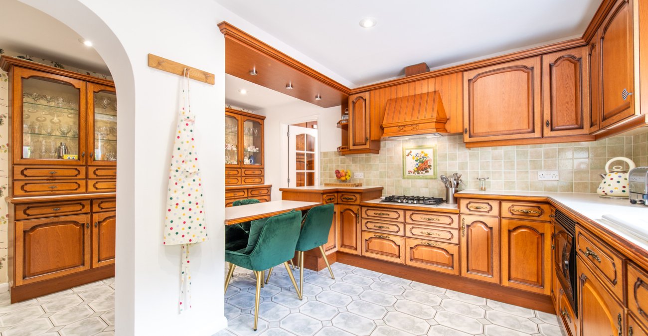 4 bedroom house for sale in Rainham | Robinson Michael & Jackson