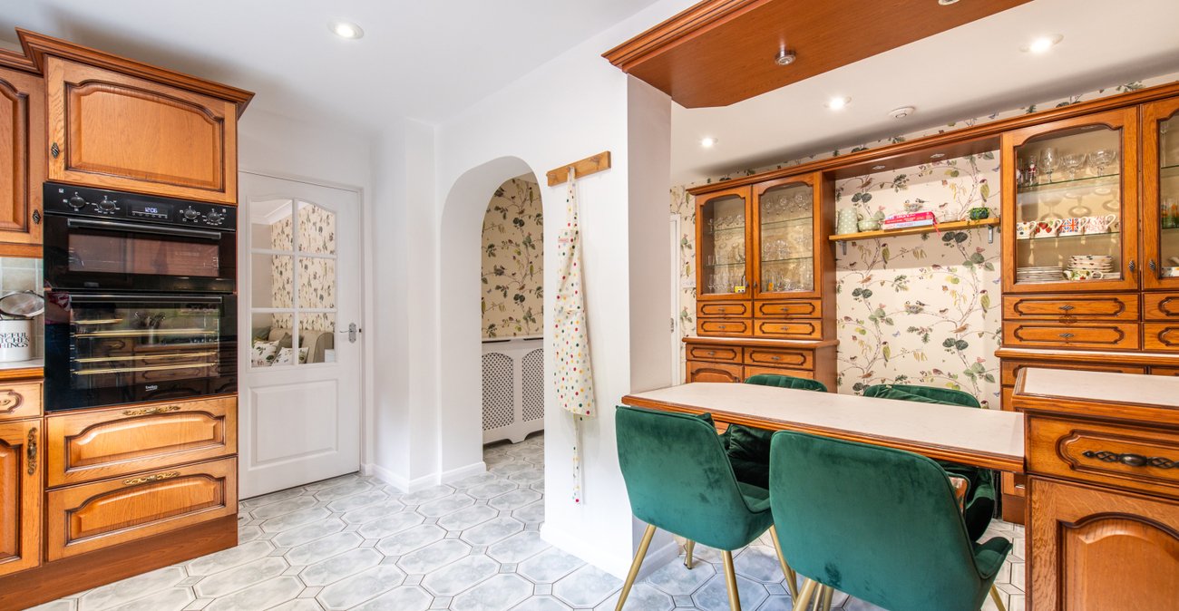 4 bedroom house for sale in Rainham | Robinson Michael & Jackson