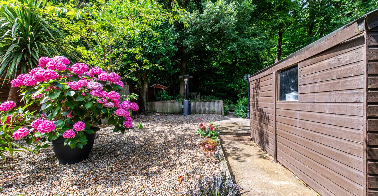 4 bedroom house for sale in Rainham | Robinson Michael & Jackson