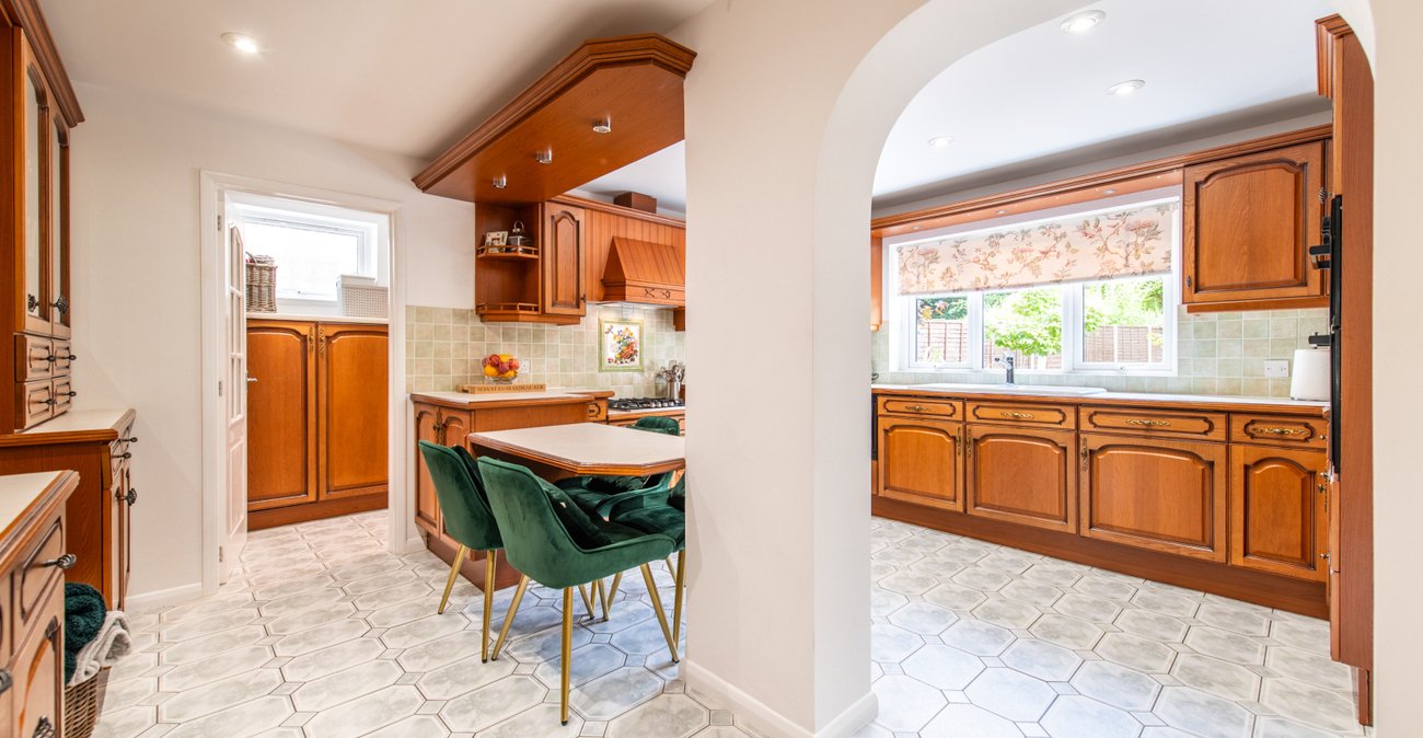 4 bedroom house for sale in Rainham | Robinson Michael & Jackson