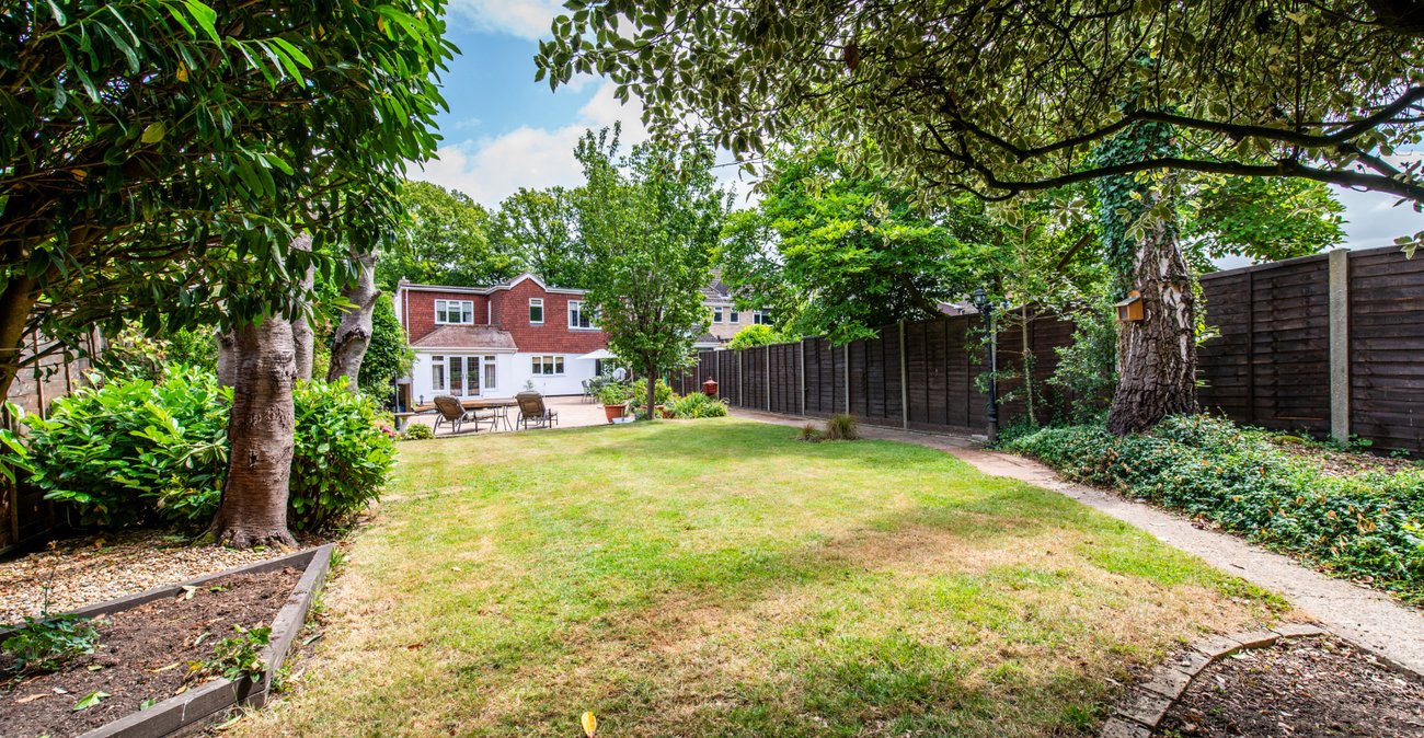 4 bedroom house for sale in Rainham | Robinson Michael & Jackson