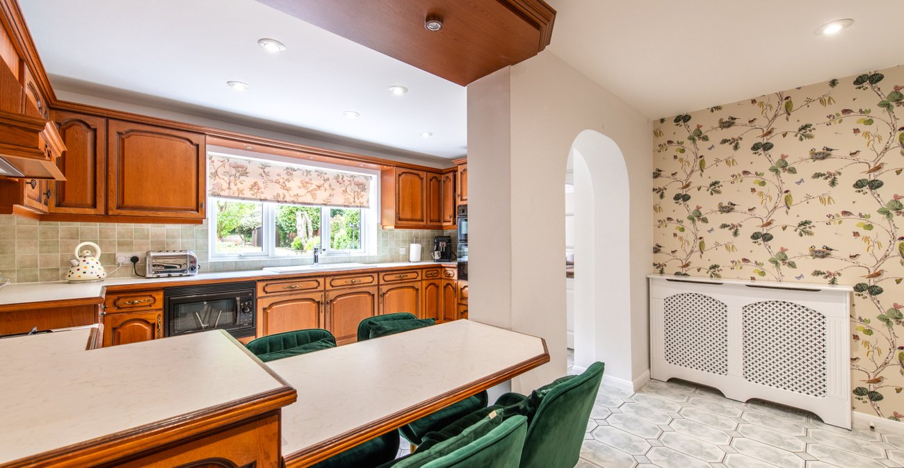 4 bedroom house for sale in Rainham | Robinson Michael & Jackson