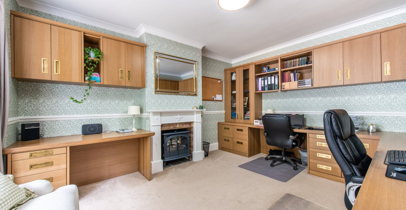 4 bedroom house for sale in Rainham | Robinson Michael & Jackson