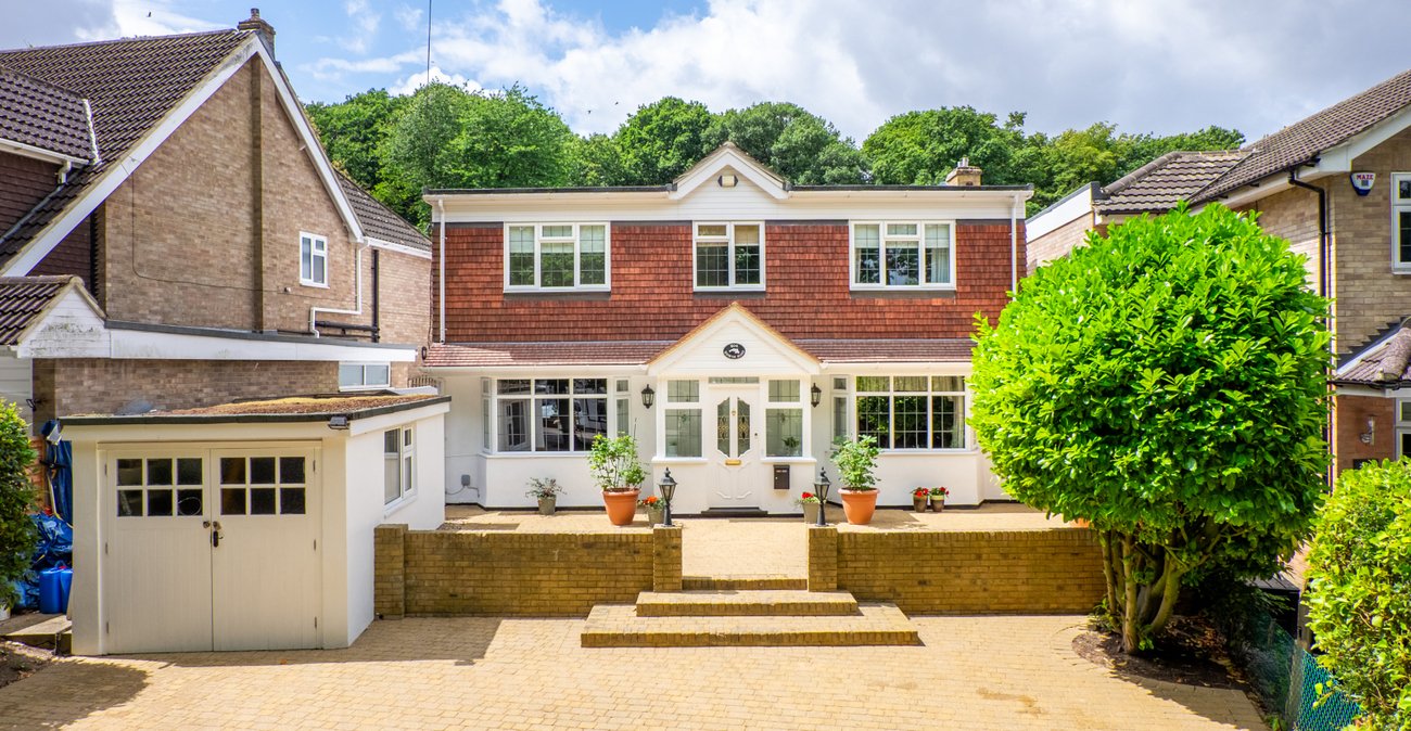 4 bedroom house for sale in Rainham | Robinson Michael & Jackson