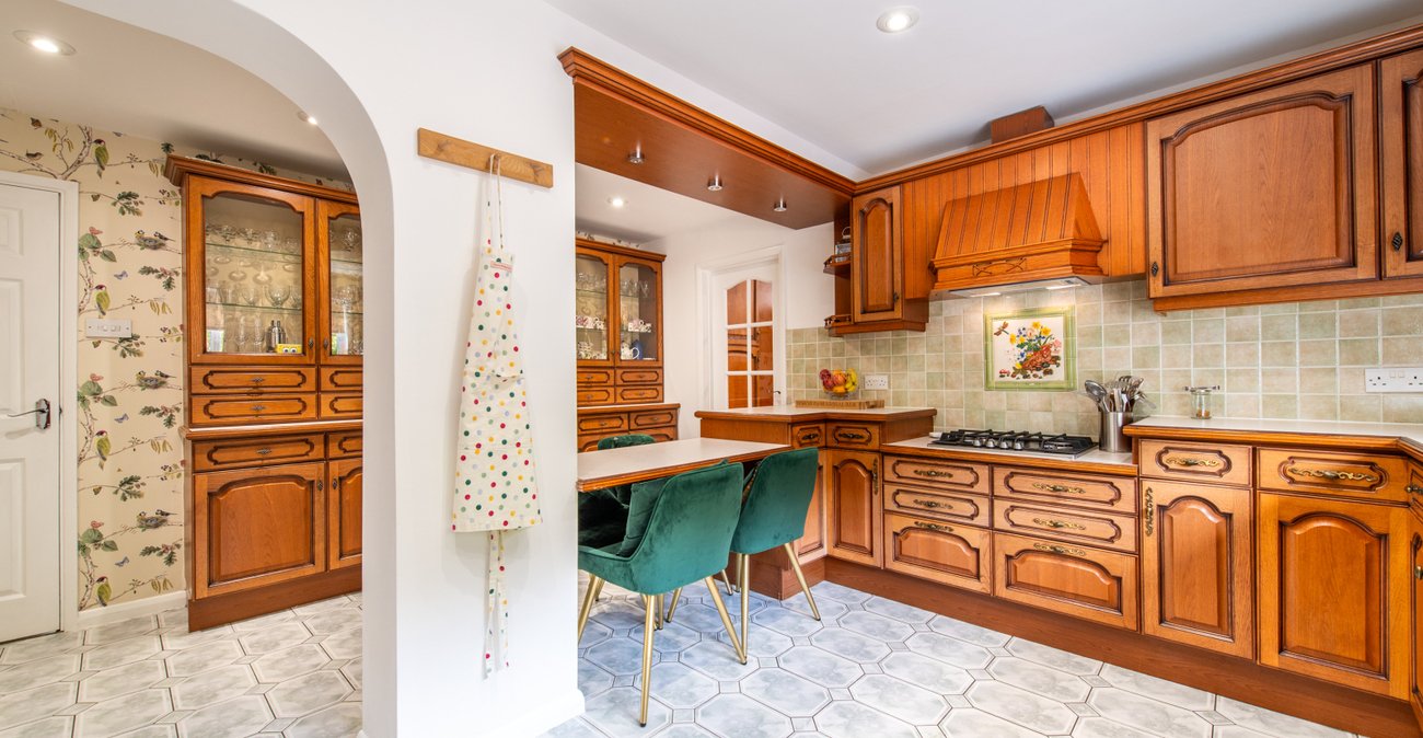 4 bedroom house for sale in Rainham | Robinson Michael & Jackson