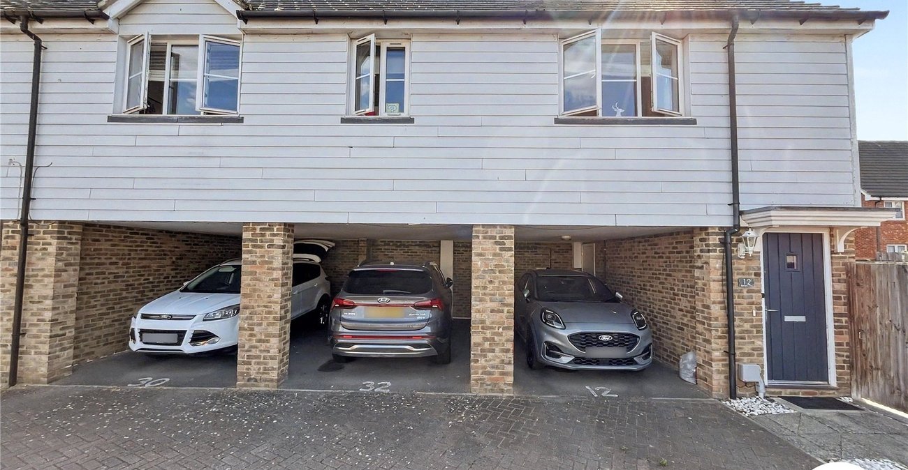 2 bedroom house for sale in Wainscott | Robinson Michael & Jackson
