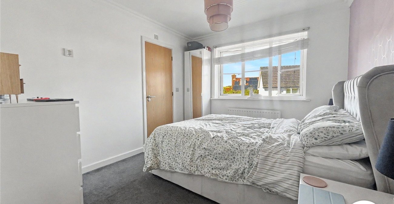 2 bedroom house for sale in Wainscott | Robinson Michael & Jackson