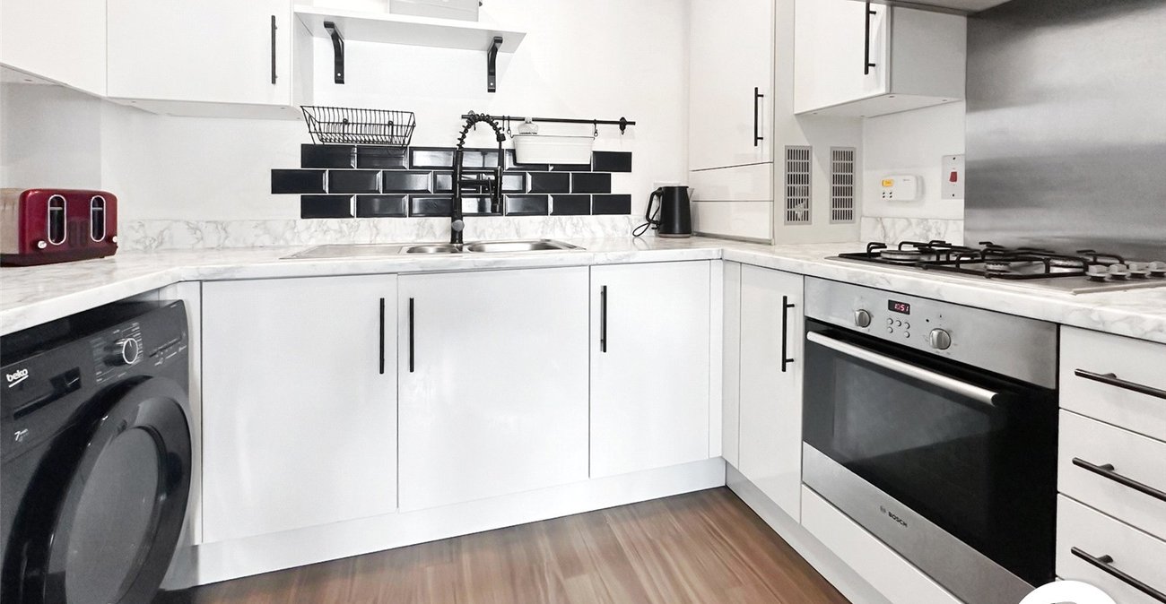 2 bedroom house for sale in Wainscott | Robinson Michael & Jackson
