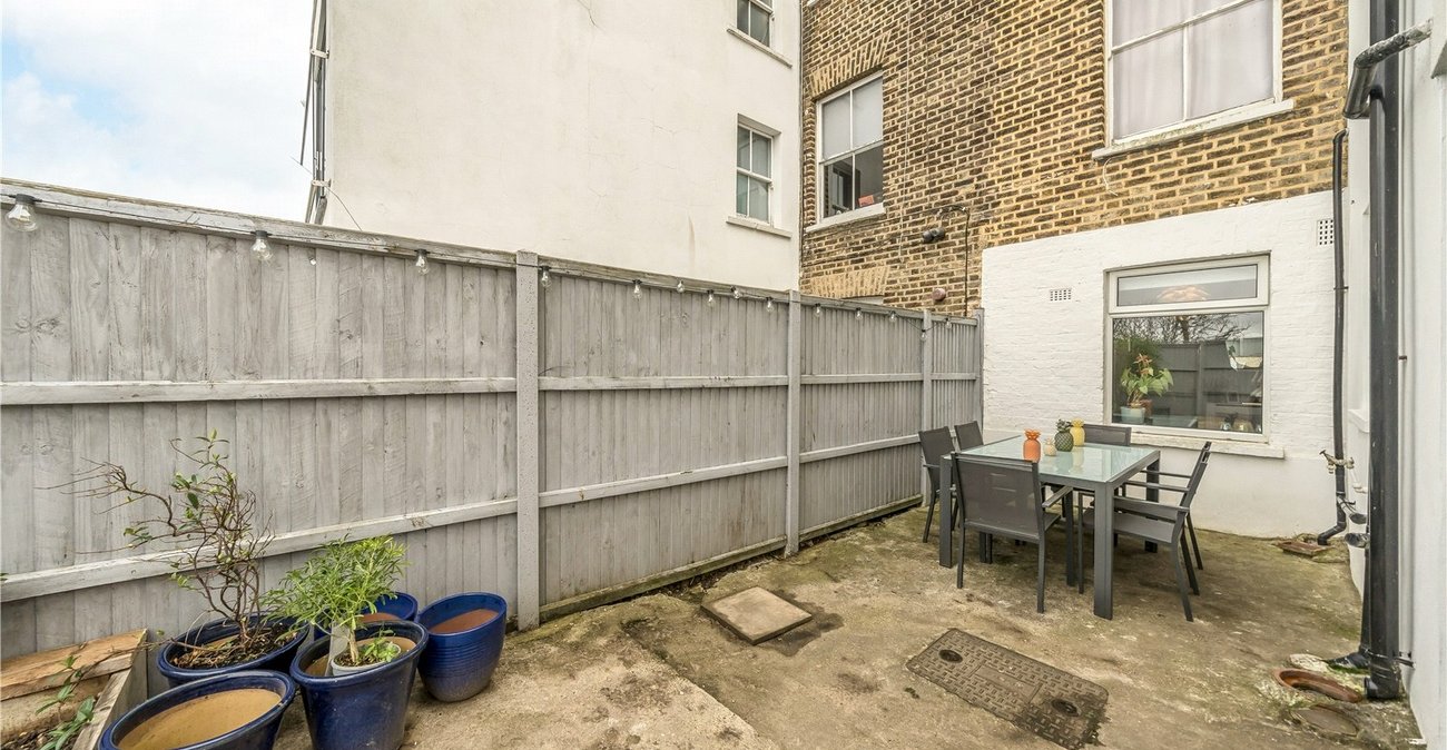1 bedroom property for sale in Shooters Hill | Robinson Jackson