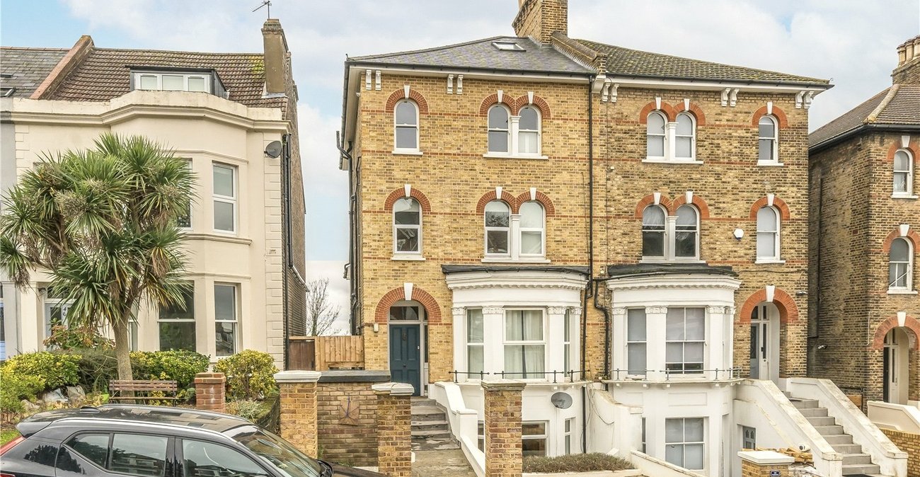 1 bedroom property for sale in Shooters Hill | Robinson Jackson