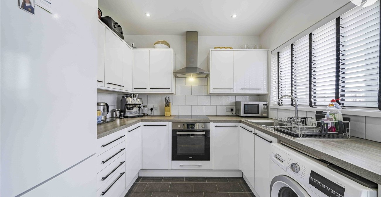 3 bedroom house for sale in Swanscombe | Robinson Jackson