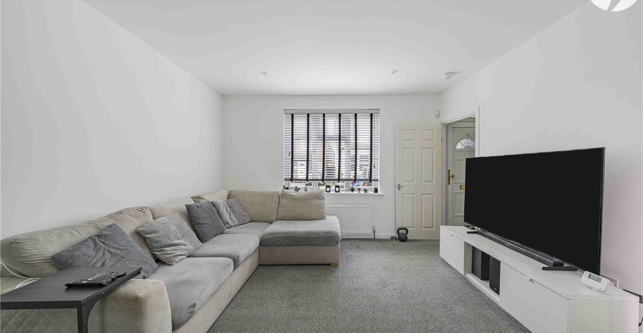 3 bedroom house for sale in Swanscombe | Robinson Jackson